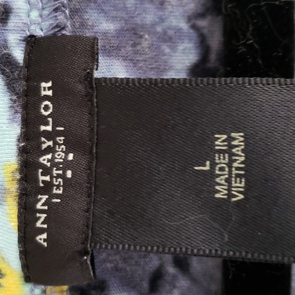 Ann Taylor Sleeveless Top - Picture 2 of 3